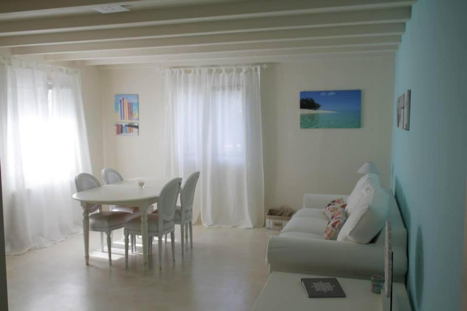 Chiqui Luxury Apartments Alonnisos Town Екстер'єр фото